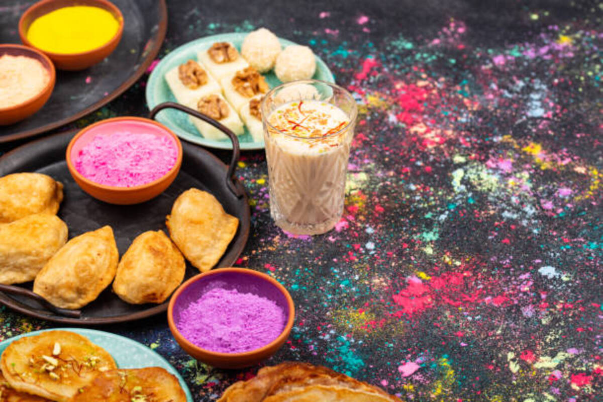 holi celebration near mumbai