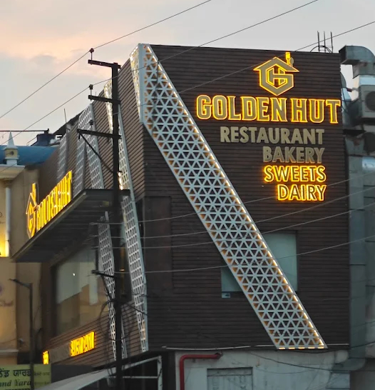 Golden-Hut-Restaurant-in-Patiala